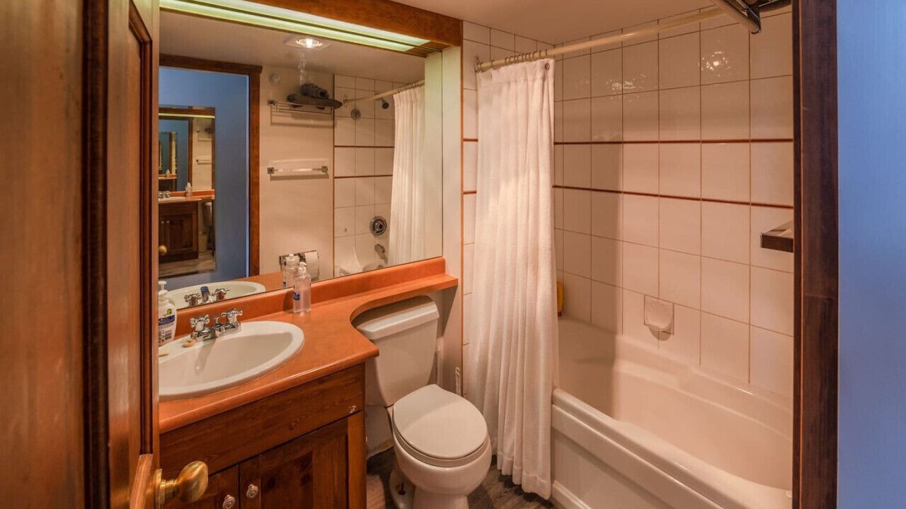Photo of Bathroom in Okanagan-Similkameen