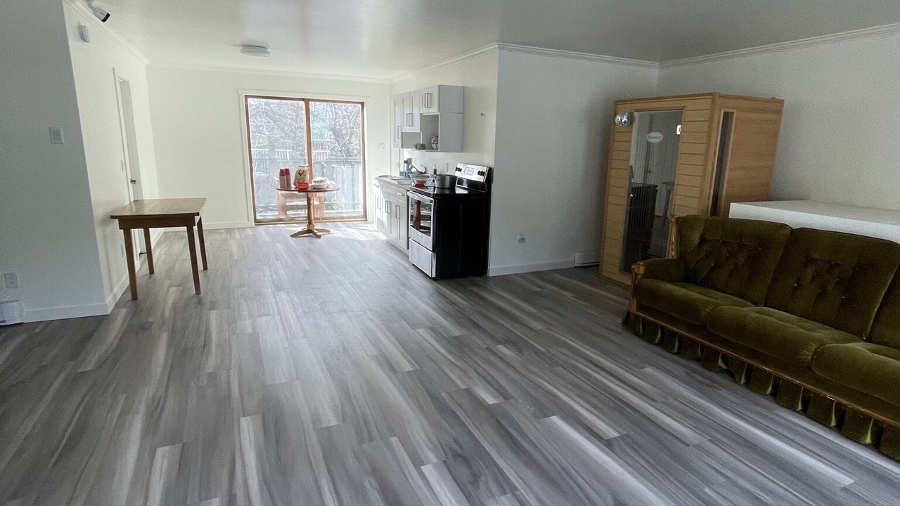 Photo of Livingroom in East Kootenay