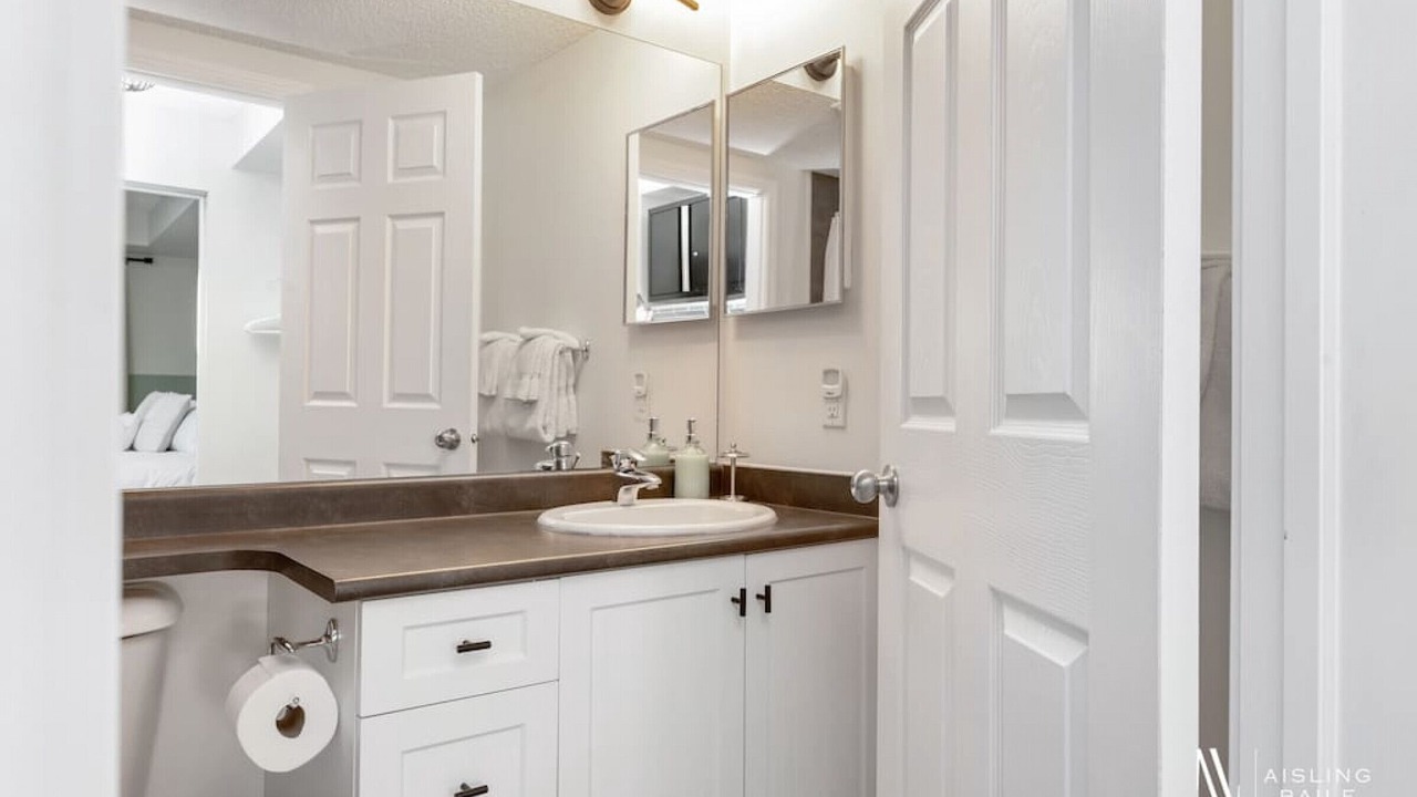 Photo of Bathroom in Invermere