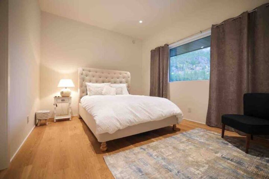 Photo of Bedroom in Sea to Sky Highway