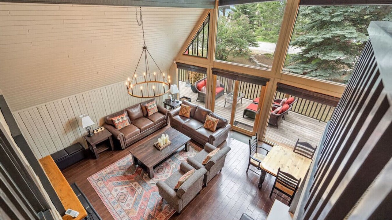 Photo of Livingroom in East Kootenay