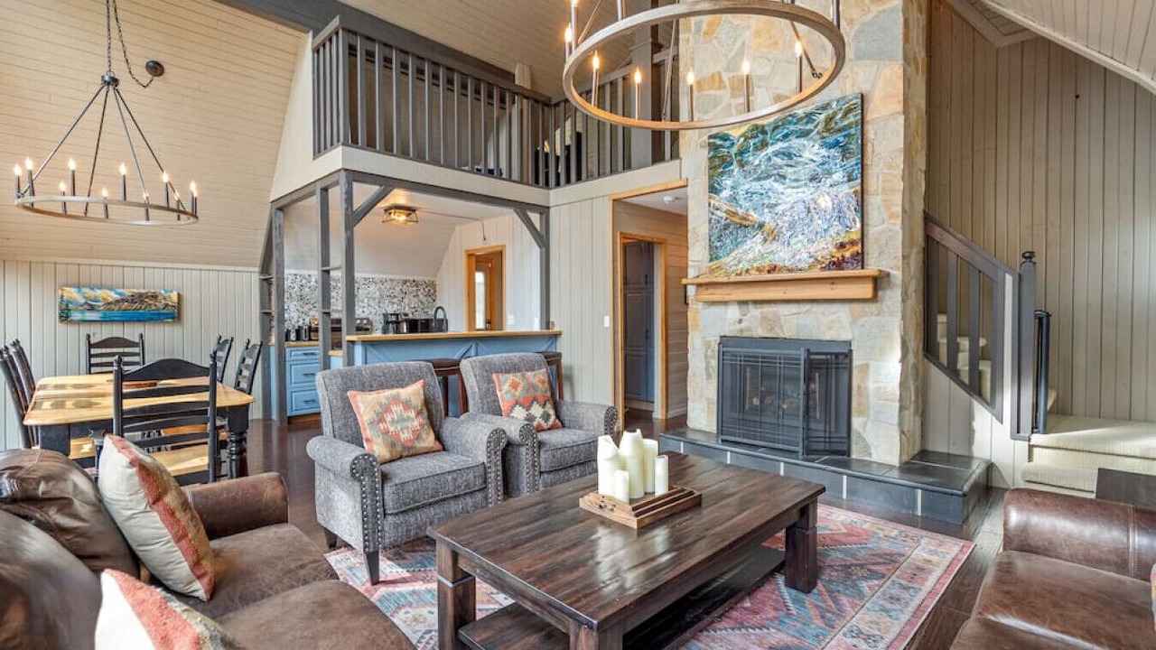 Photo of Livingroom in East Kootenay