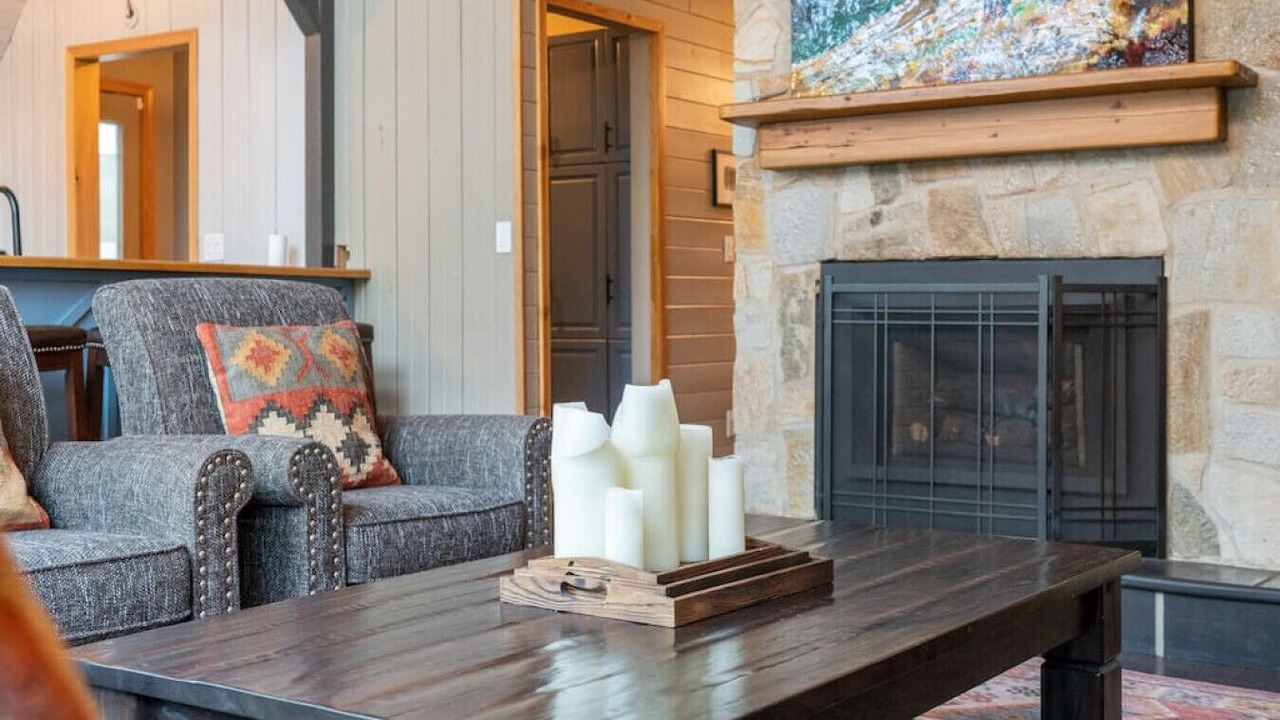 Photo of Livingroom in East Kootenay