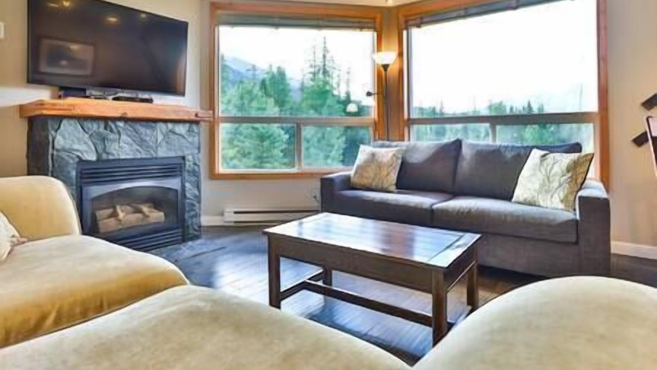 Photo of Livingroom in East Kootenay