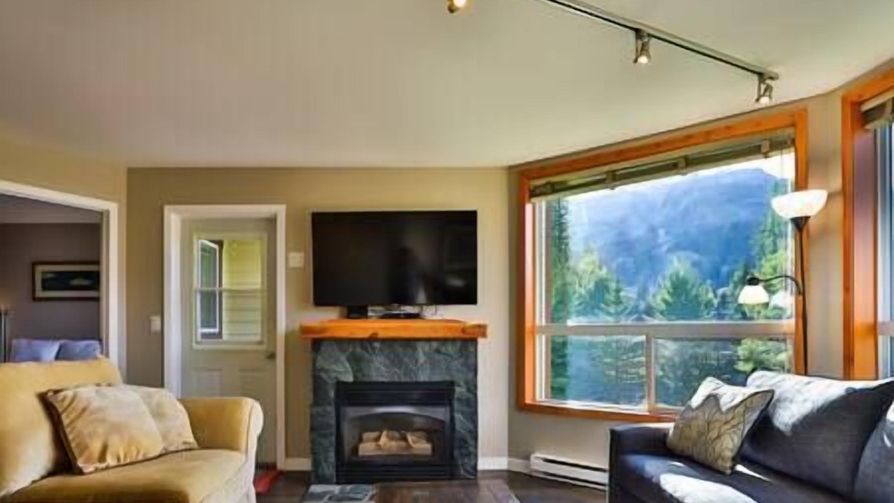 Photo of Livingroom in East Kootenay