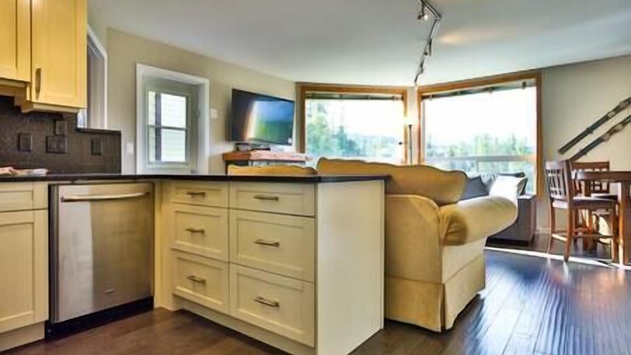 Photo of Livingroom in East Kootenay