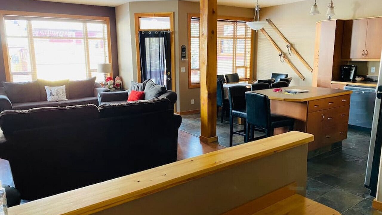 Photo of Livingroom in Apex Mountain