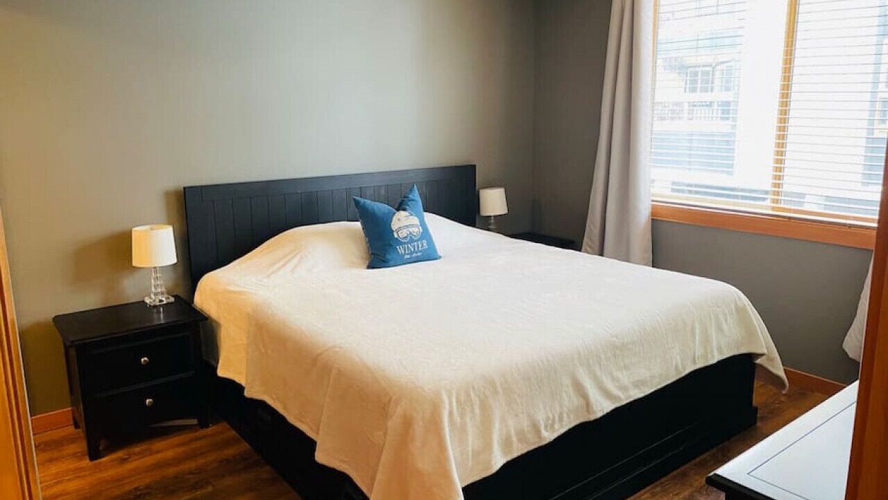 Photo of Bedroom in Apex Mountain