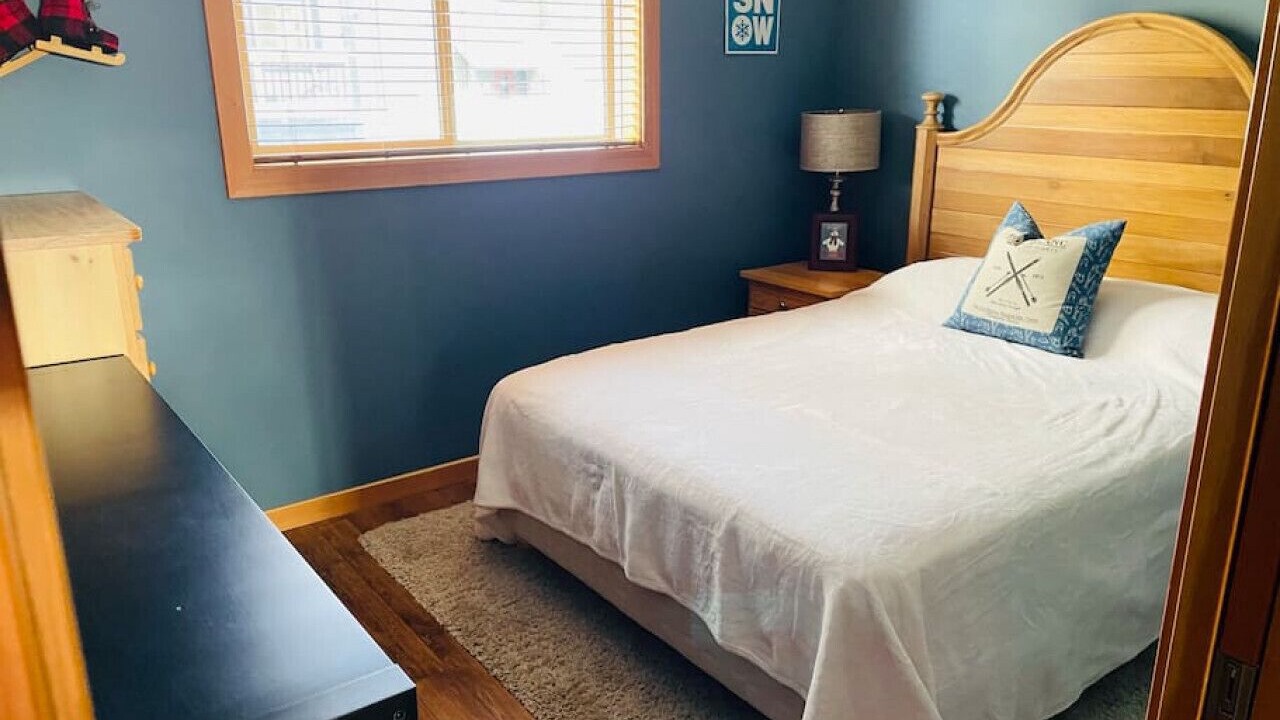 Photo of Bedroom in Apex Mountain