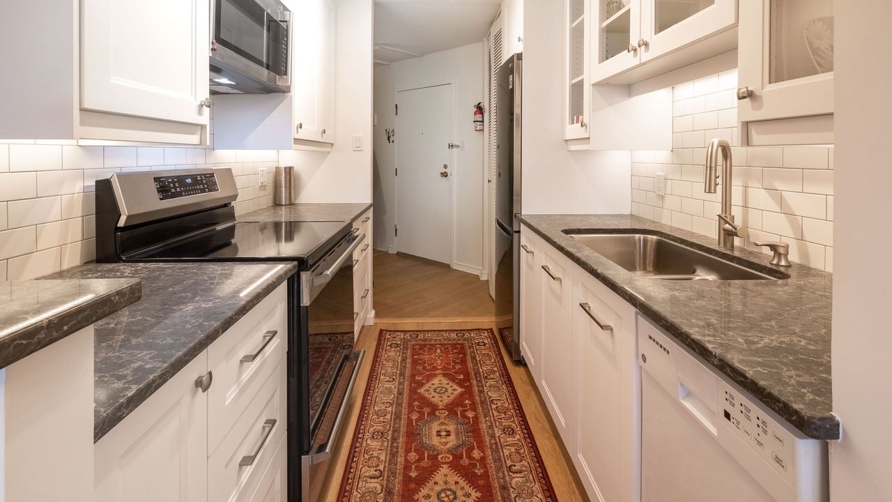 Photo of Kitchen in James Bay