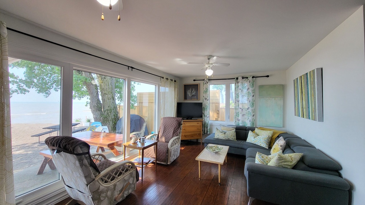 Photo of Livingroom in Long Point