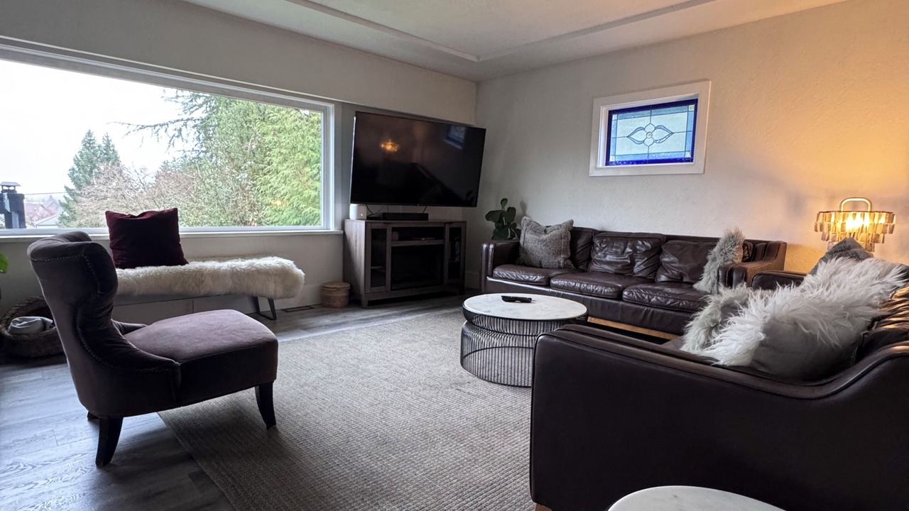 Photo of Livingroom in Langley