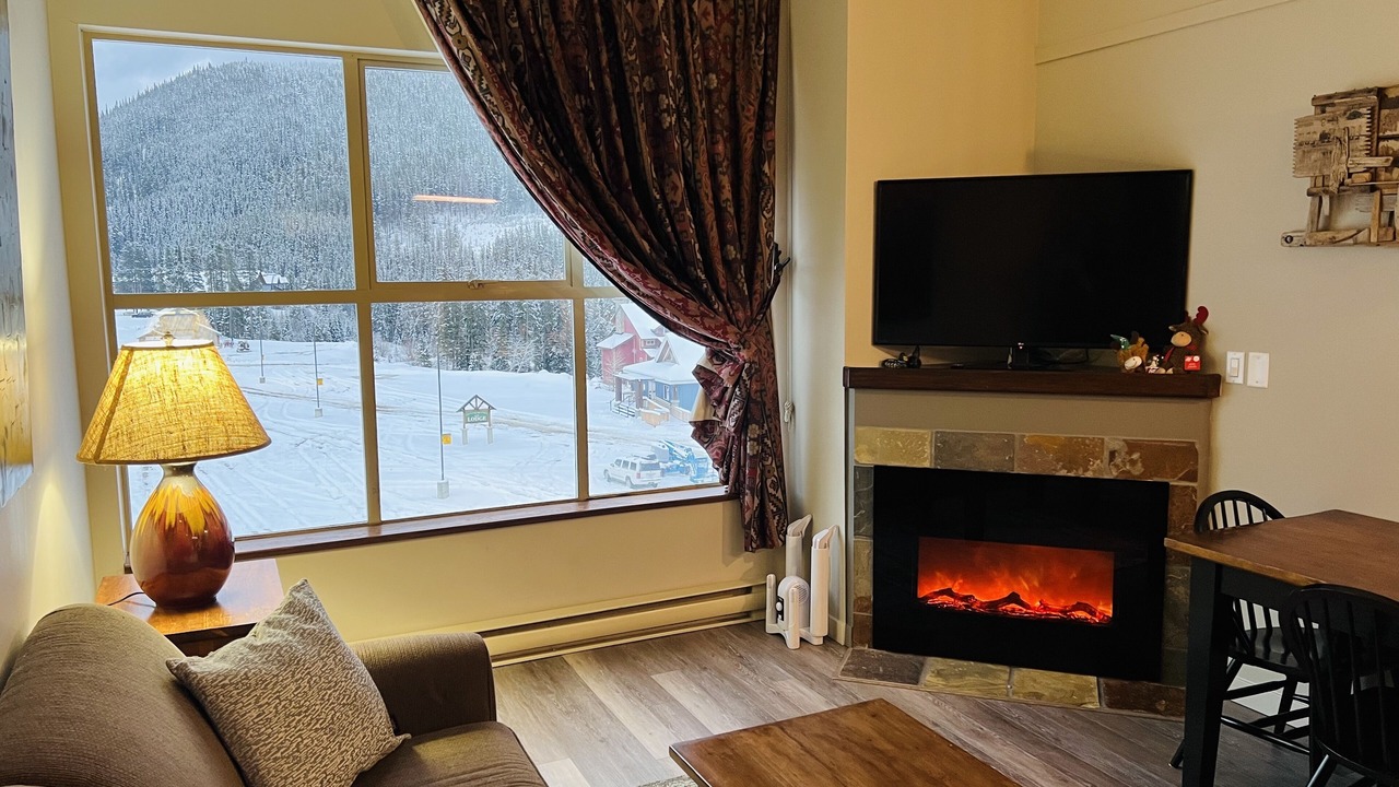 Photo of Livingroom in Apex Mountain