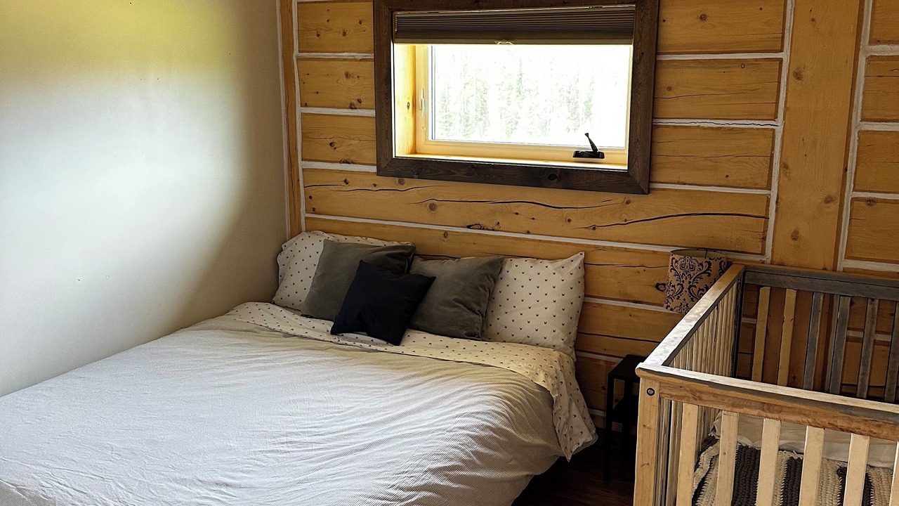 Photo of Bedroom in Haines Junction