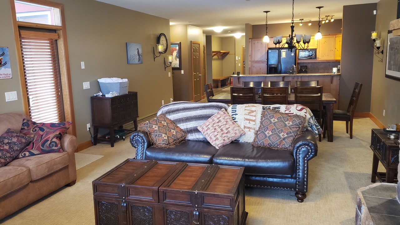 Photo of Livingroom in Snow Pine Estates