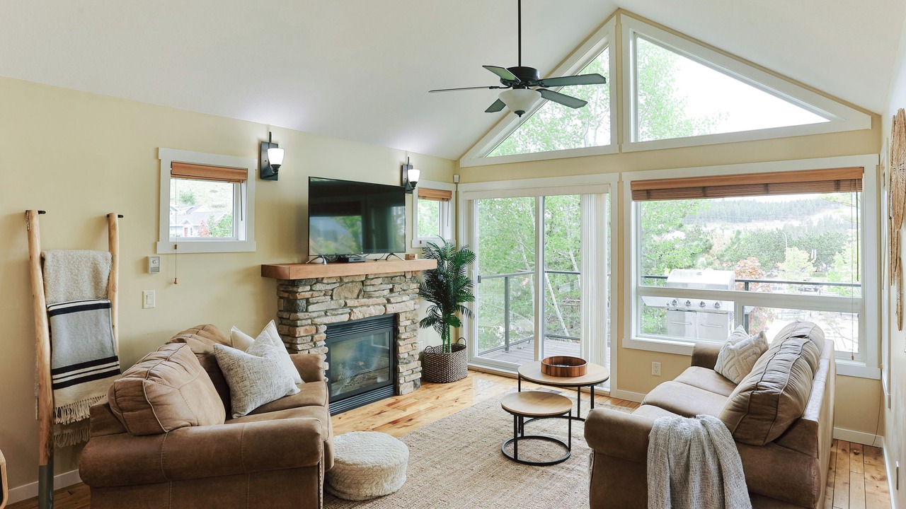 Photo of Livingroom in Central Okanagan