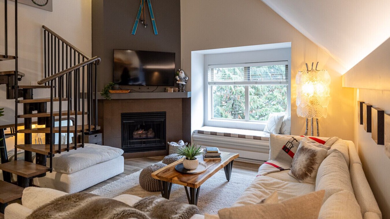 Photo of Livingroom in Whistler Creekside