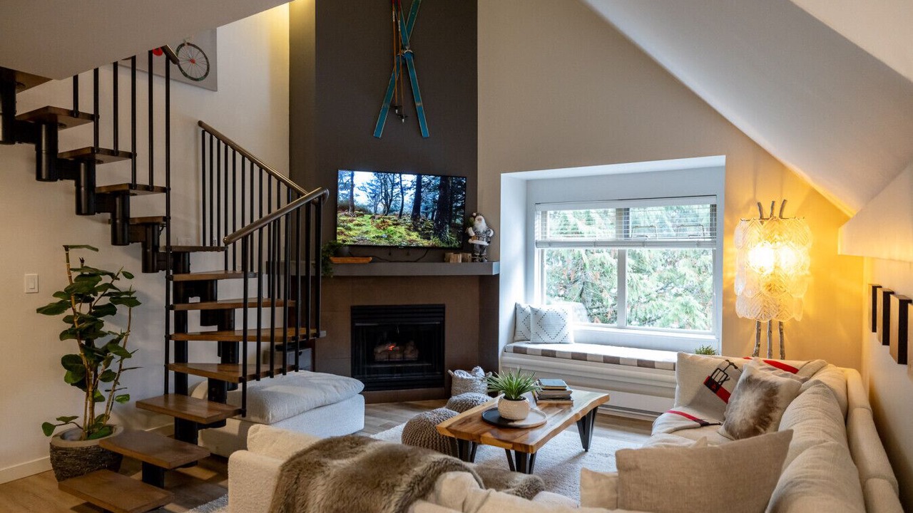 Photo of Livingroom in Whistler Creekside