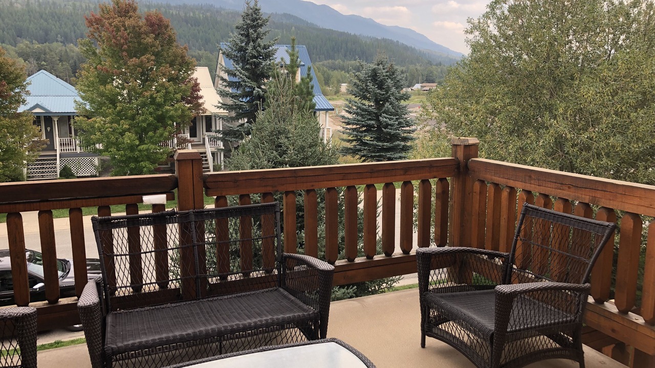 Photo of Patio Balcony in East Kootenay