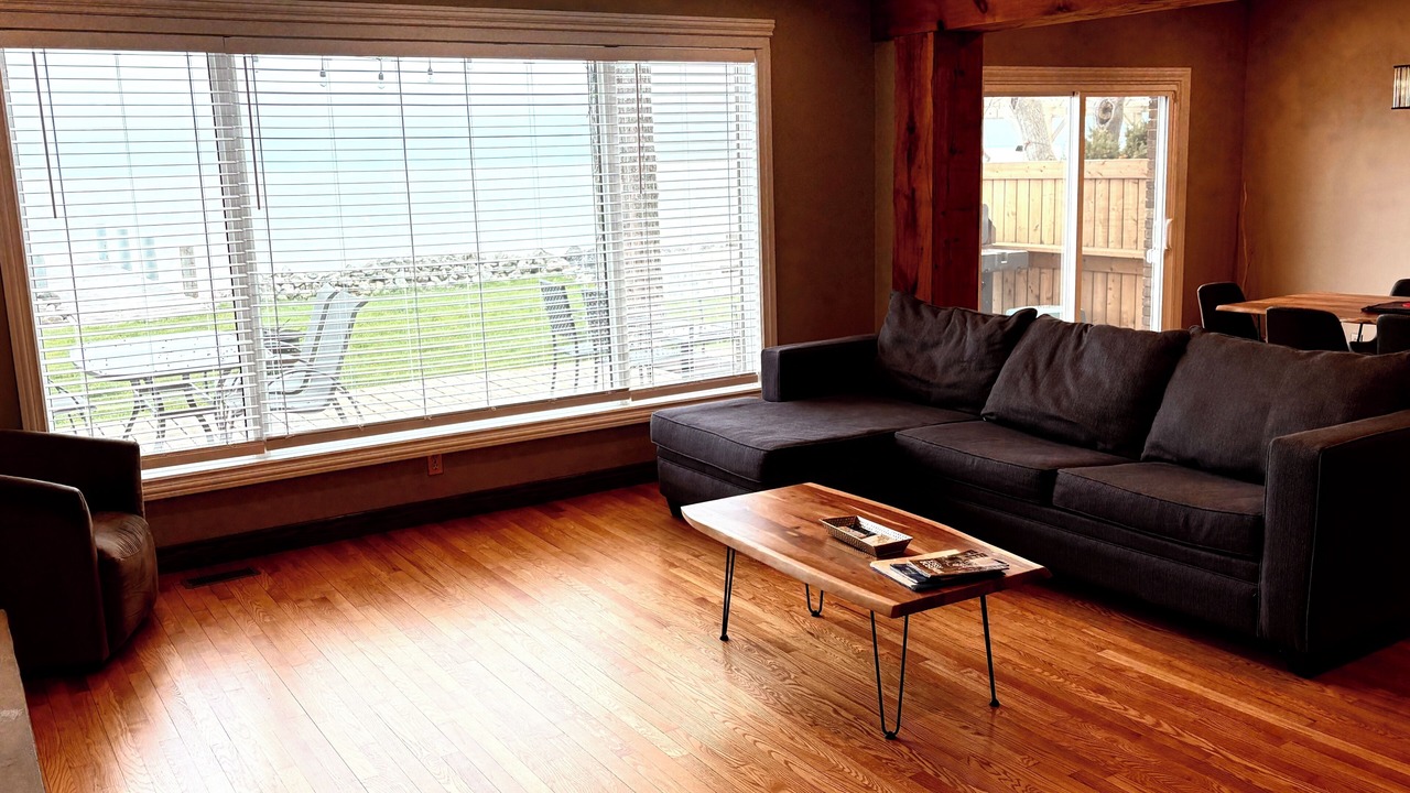 Photo of Livingroom in Amherstburg