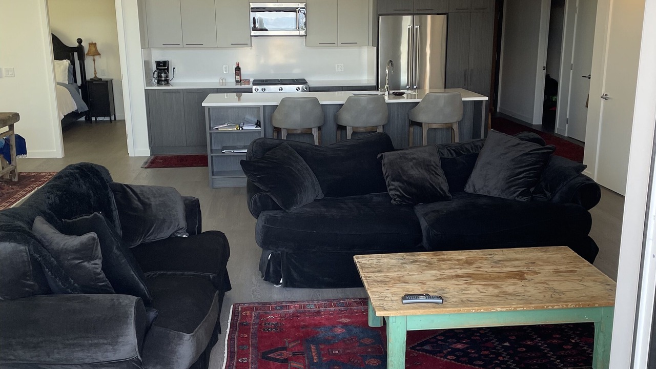 Photo of Livingroom in Booktown