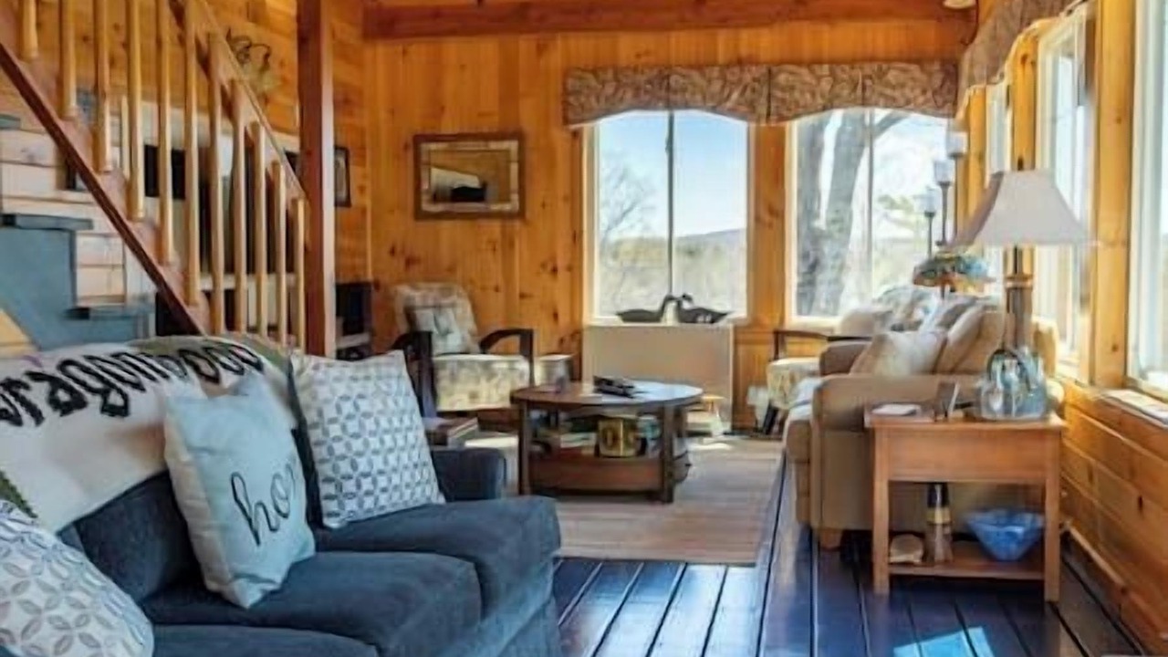 Photo of Livingroom in Guilford