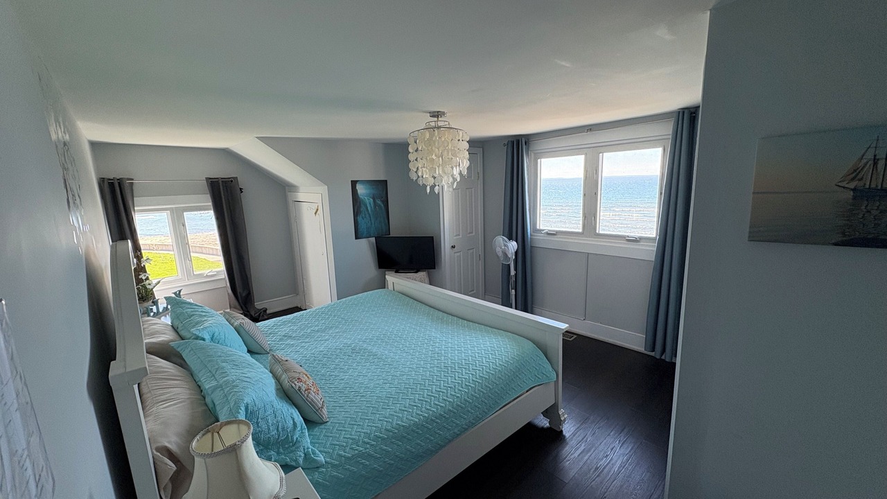 Photo of Bedroom in Crystal Beach