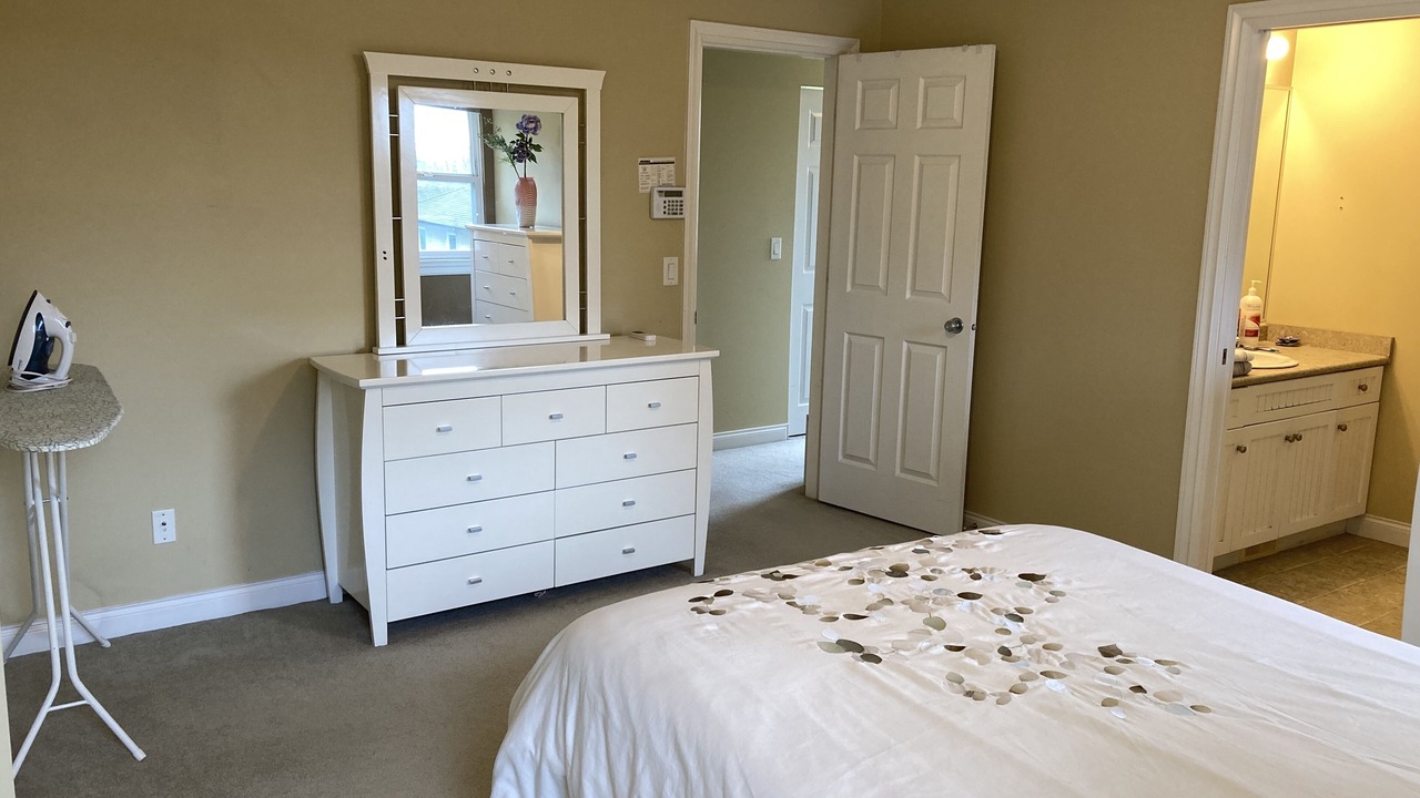 Photo of Bedroom in Maple Ridge
