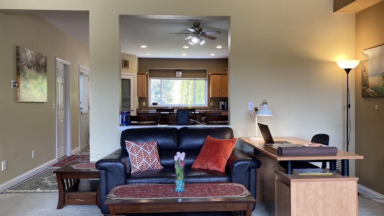 Photo of Livingroom in Maple Ridge