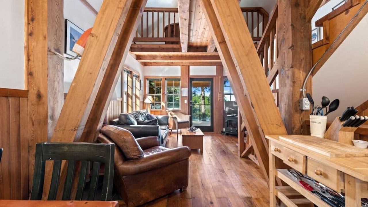 Photo of Livingroom in Ucluelet