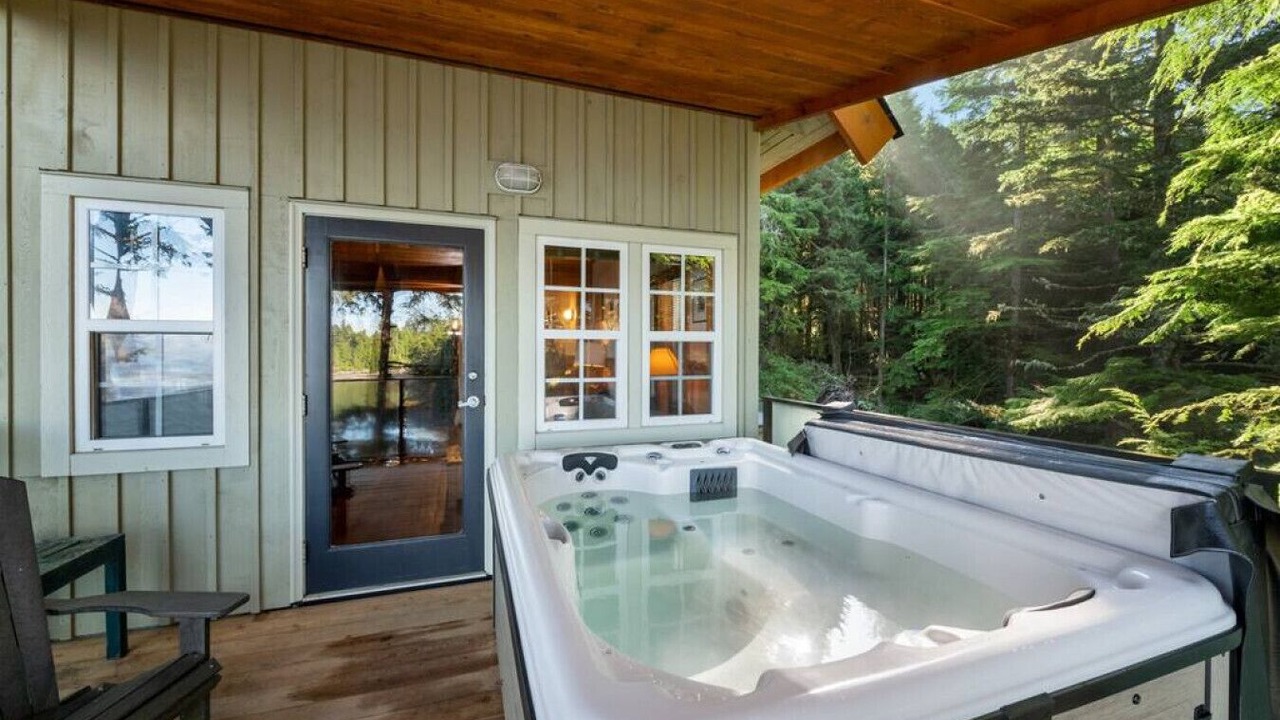 Photo of Patio Balcony in Ucluelet