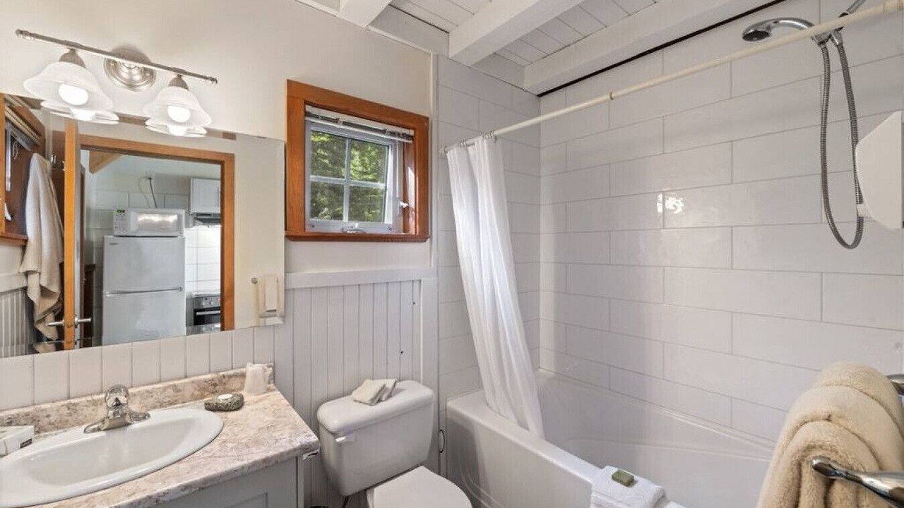 Photo of Bathroom in Ucluelet