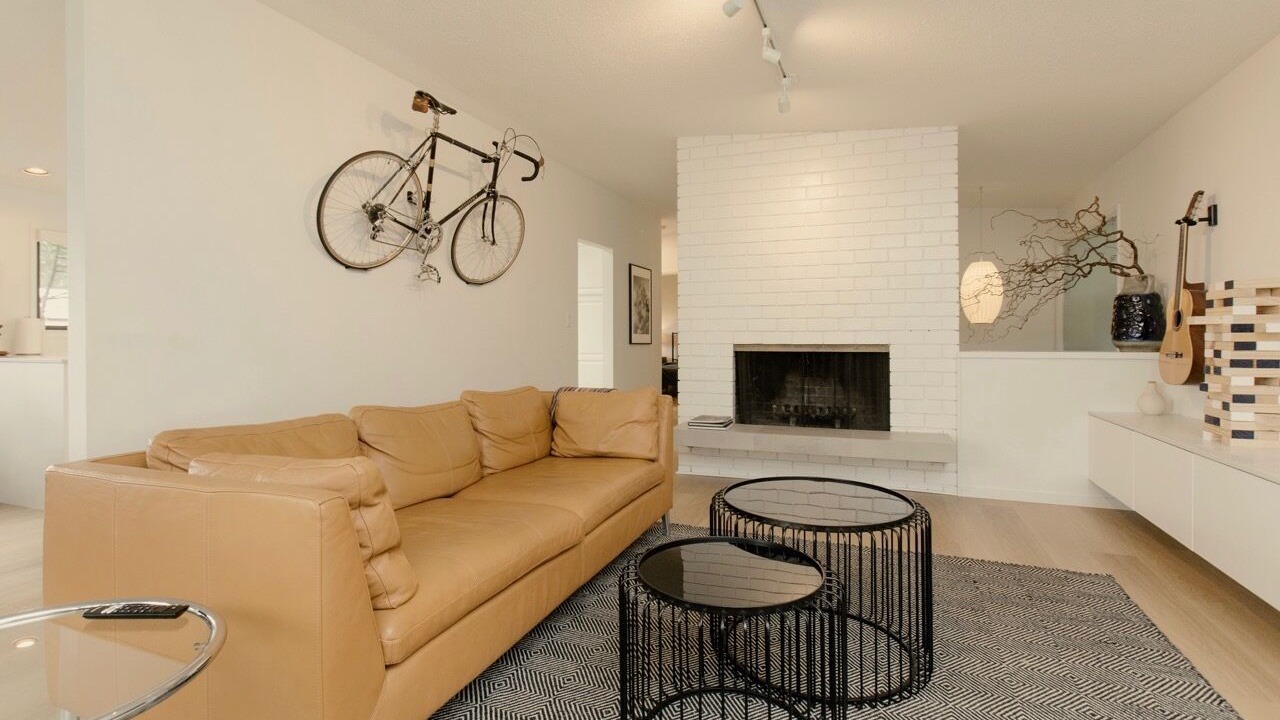 Photo of Livingroom in District of North Vancouver