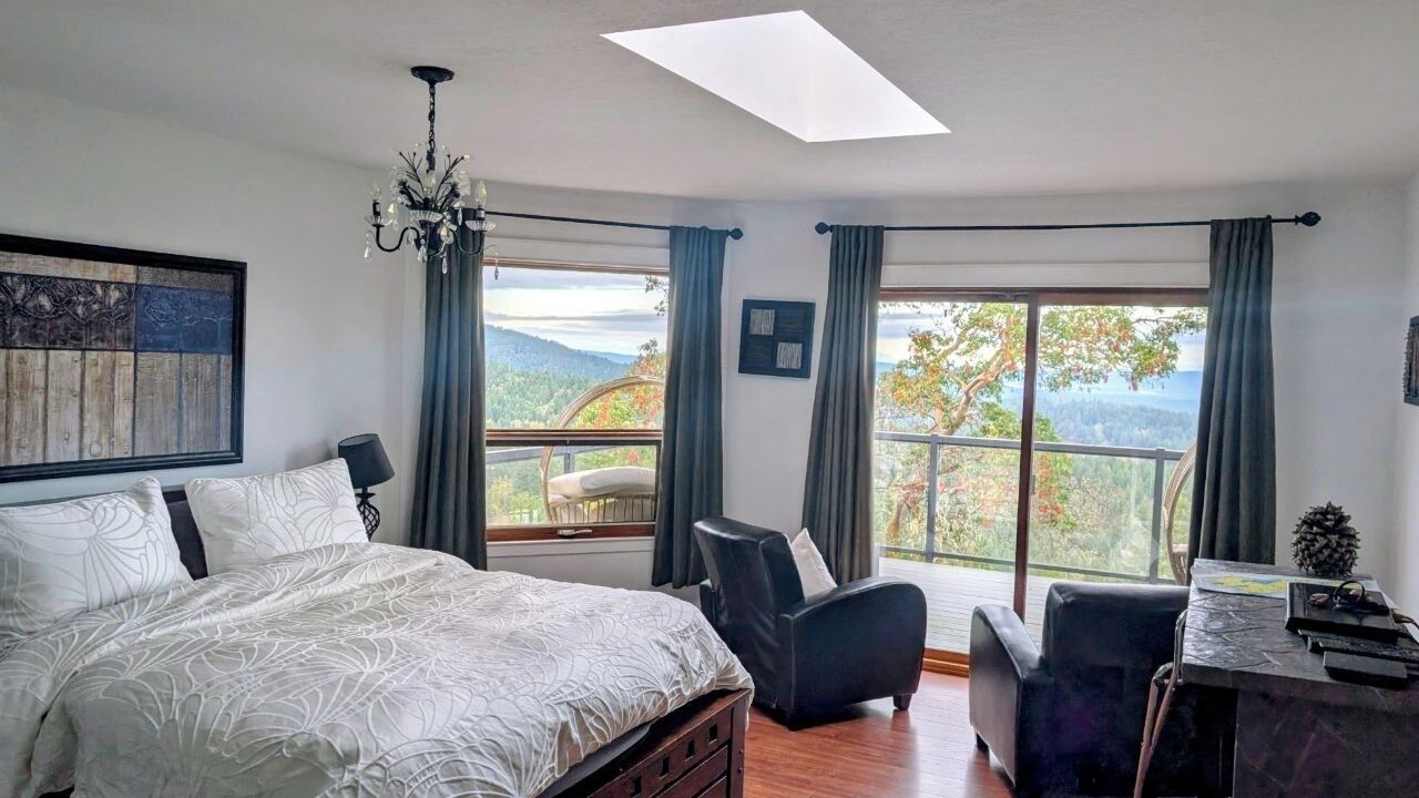 Photo of Bedroom in Salt Spring Island