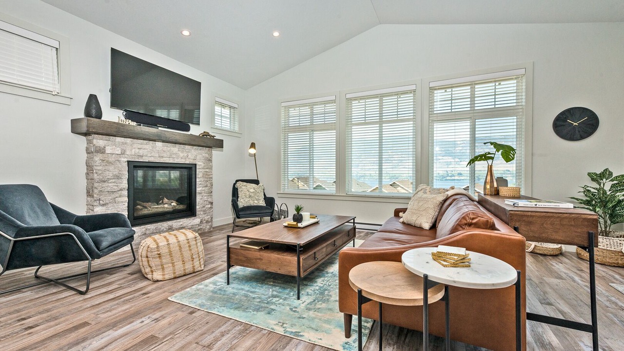 Photo of Livingroom in Osoyoos