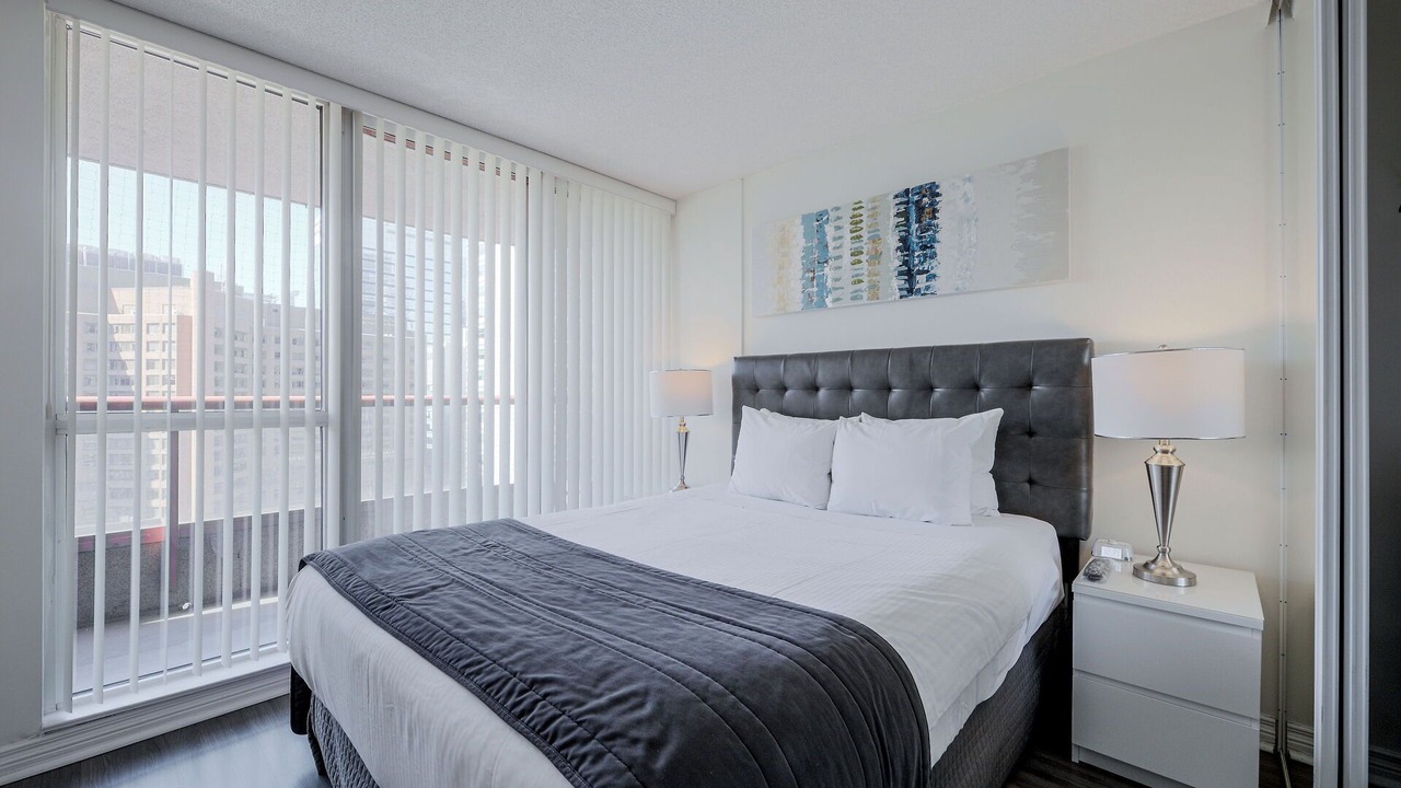 Photo of Bedroom in Bay Street Corridor
