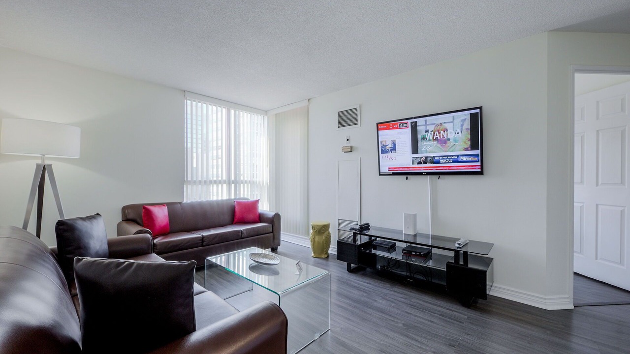 Photo of Livingroom in Bay Street Corridor