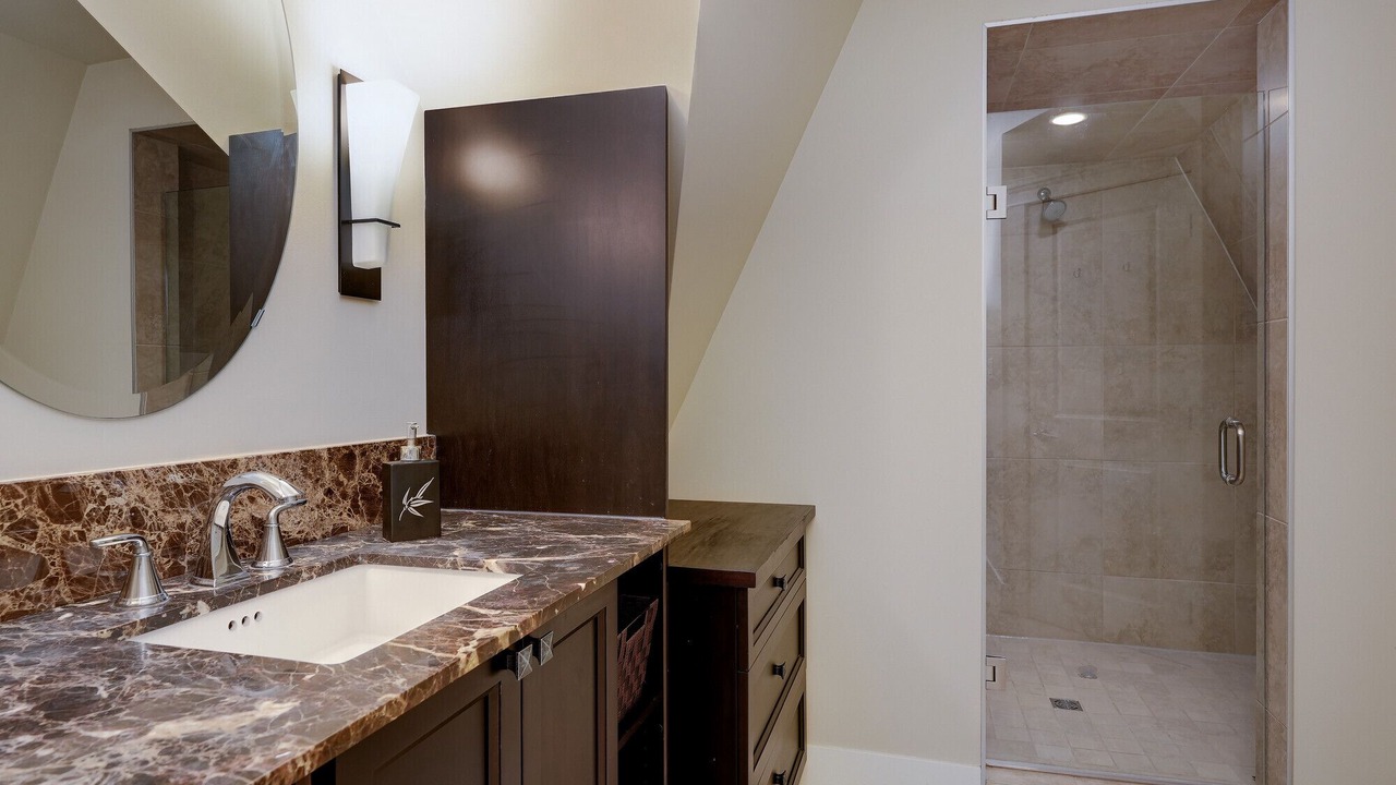 Photo of Bathroom in James Bay