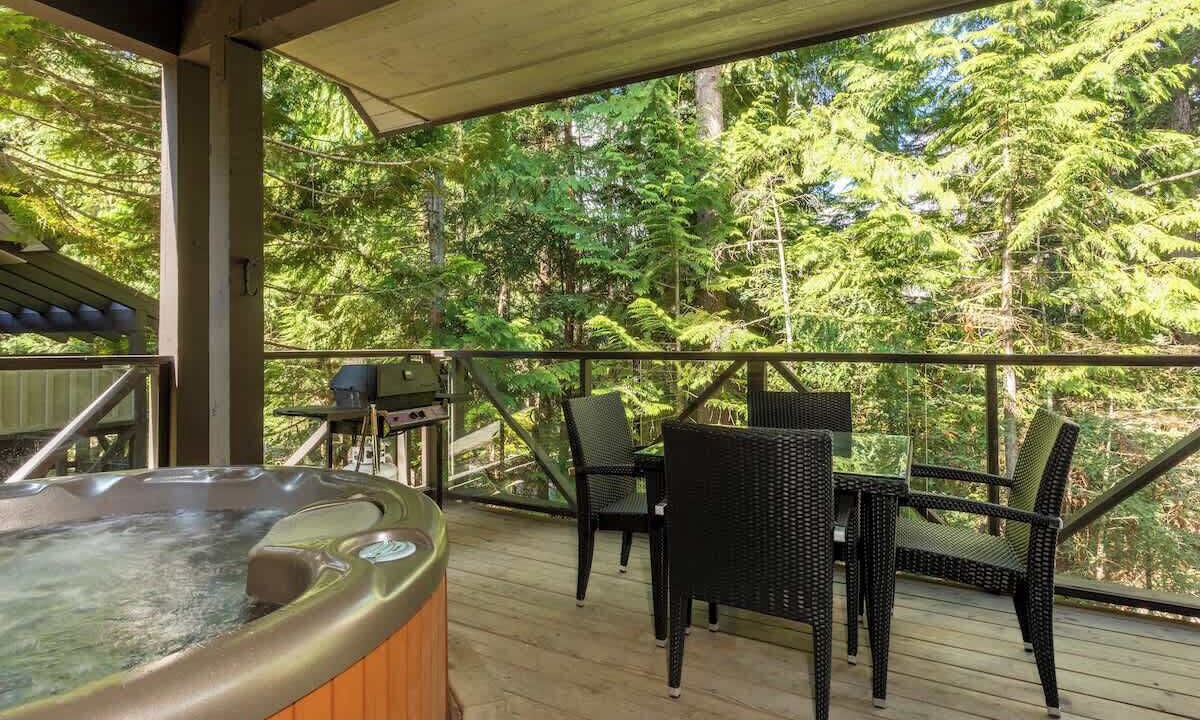 Photo of Outdoor in Upper Village