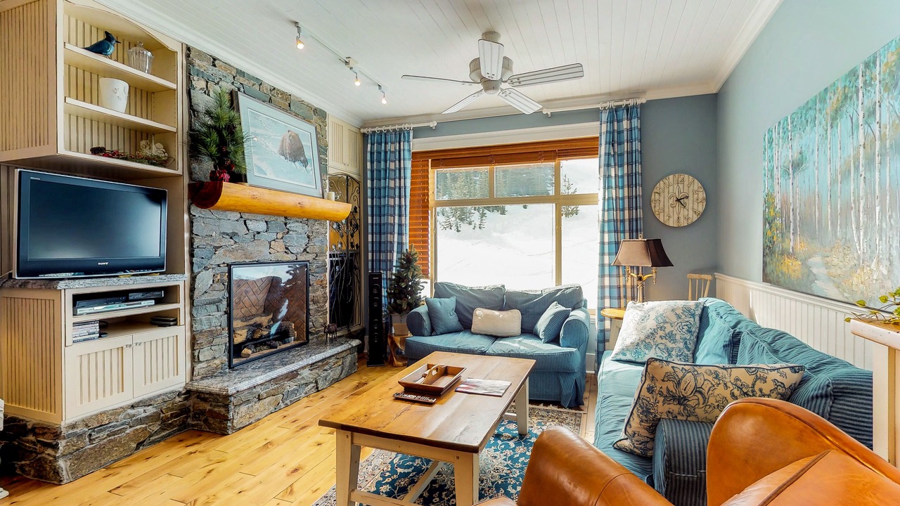 Photo of Livingroom in Big White Ski Resort