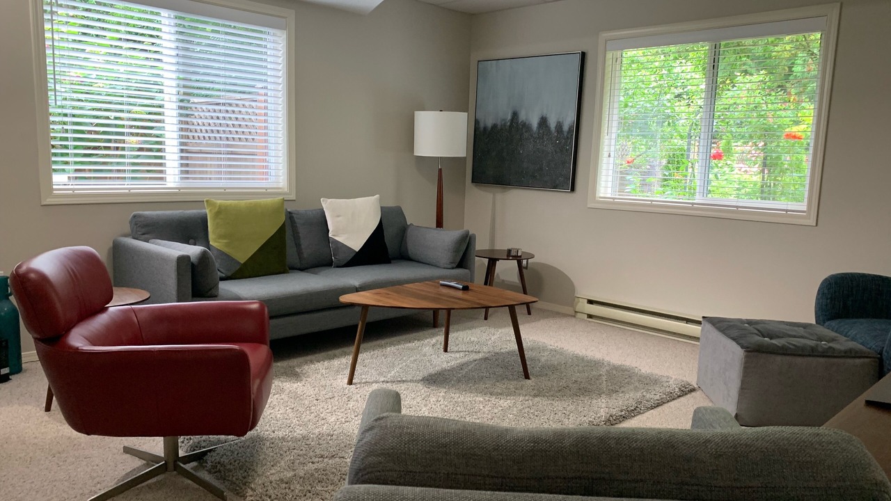 Photo of Livingroom in Cordova Bay