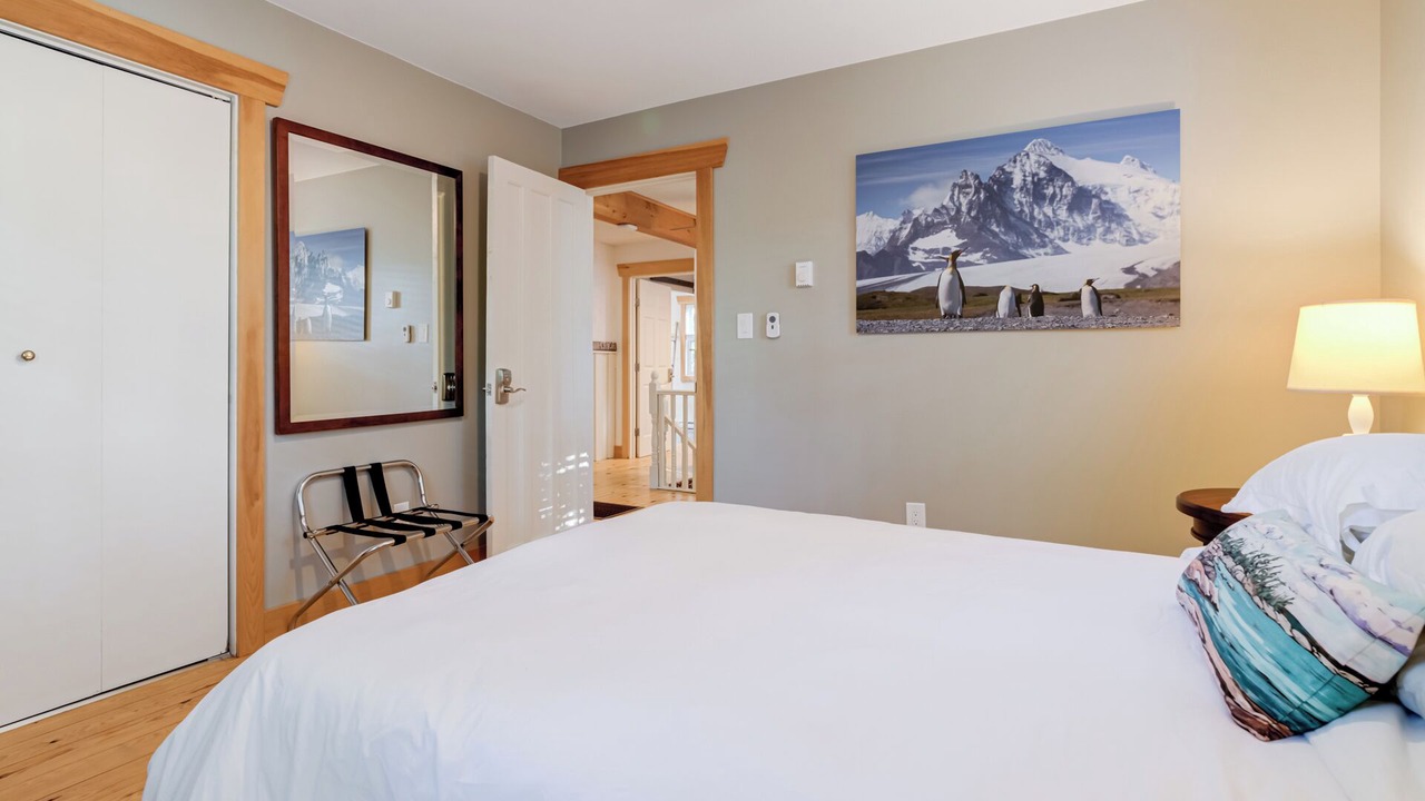 Photo of Bedroom in Parry Sound