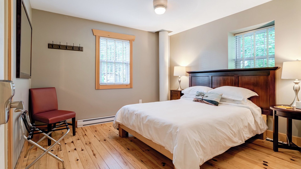 Photo of Bedroom in Parry Sound