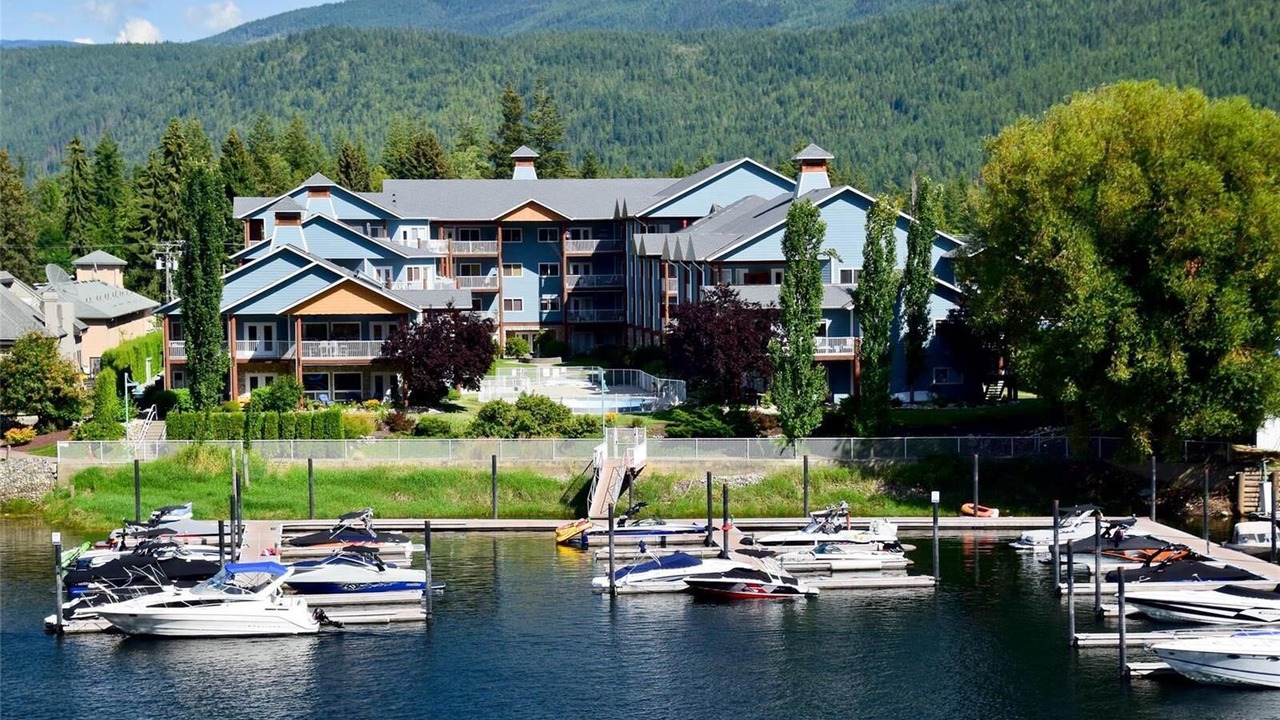 Photo of Others in Sicamous