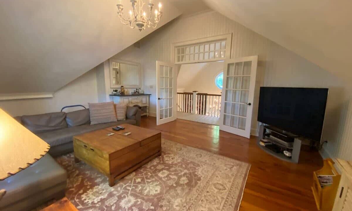 Photo of Bedroom in Crystal Beach
