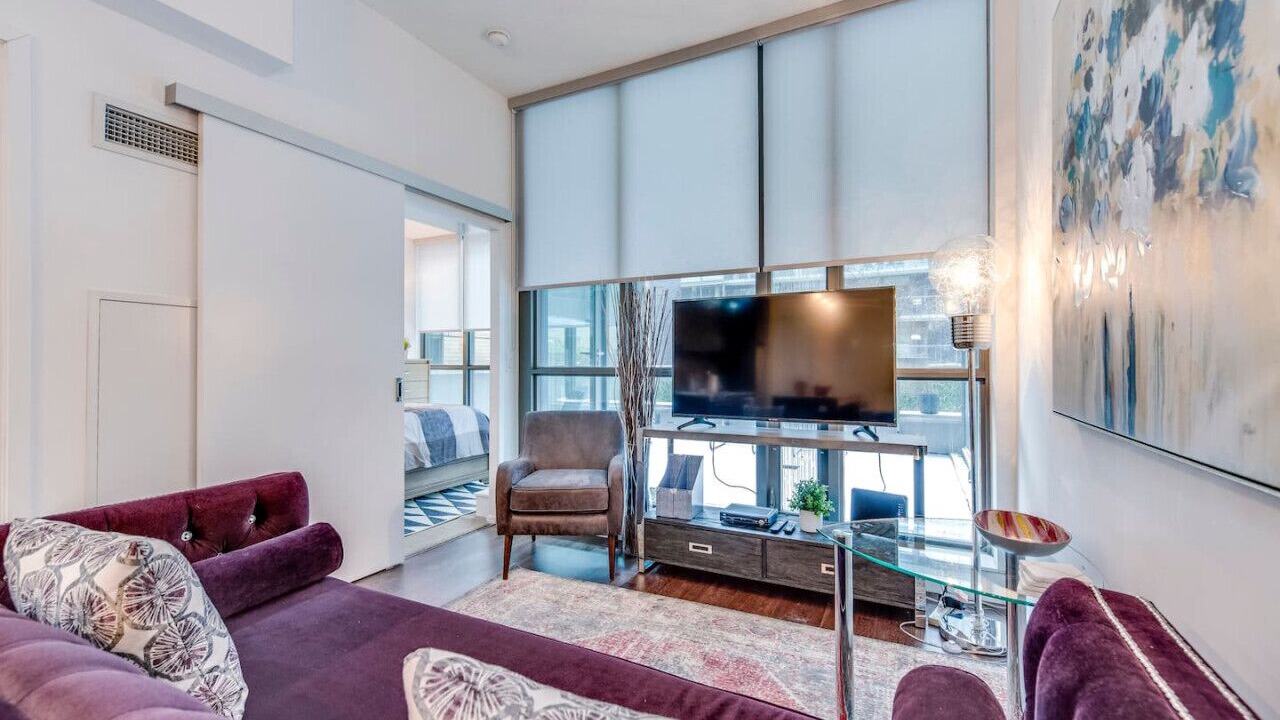 Photo of Livingroom in Toronto Entertainment District