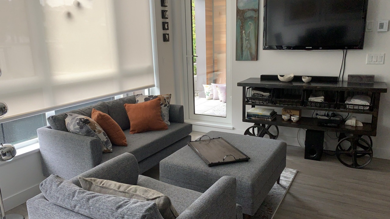 Photo of Livingroom in Lower Lonsdale
