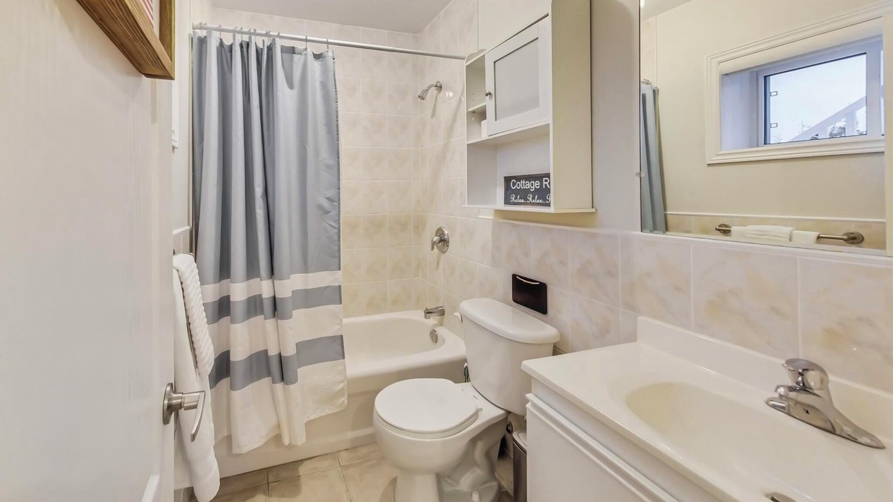 Photo of Bathroom in Bluewater Beach