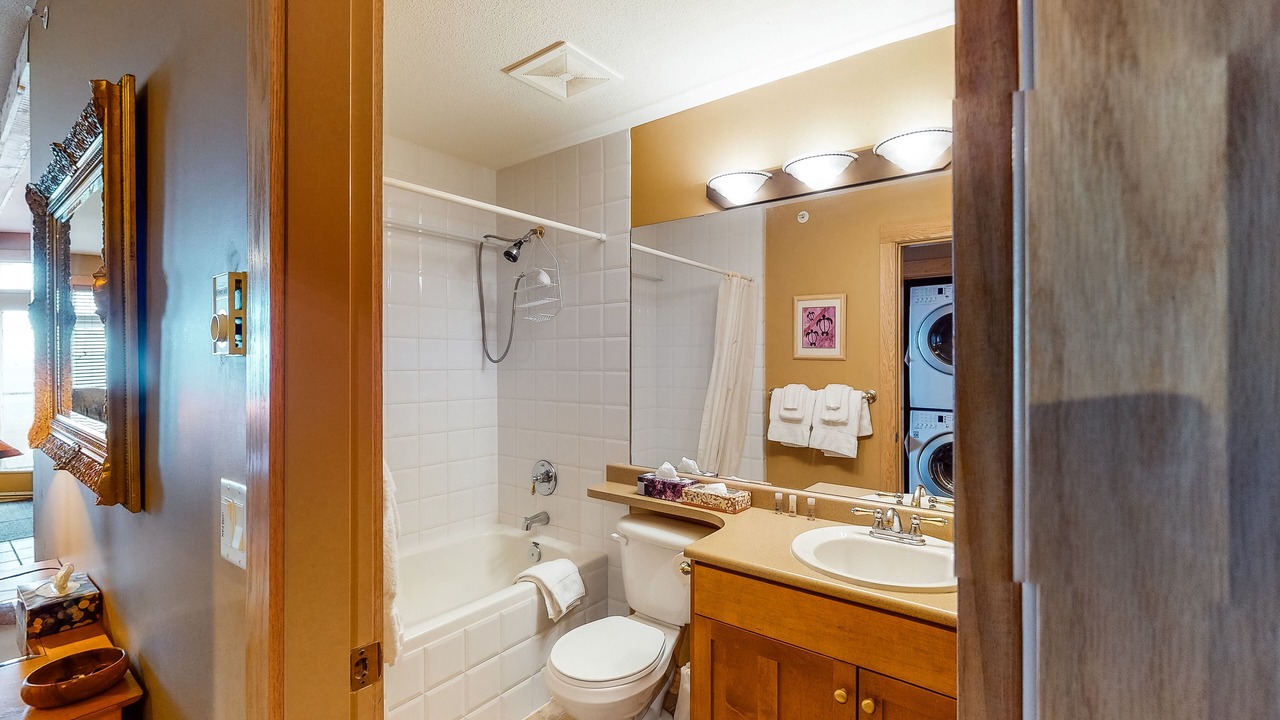 Photo of Bathroom in Big White Ski Resort