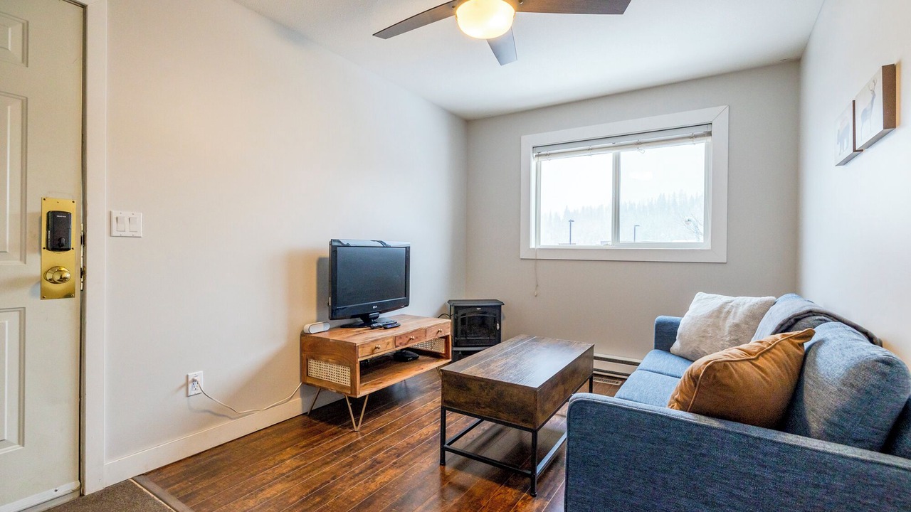 Photo of Livingroom in East Kootenay